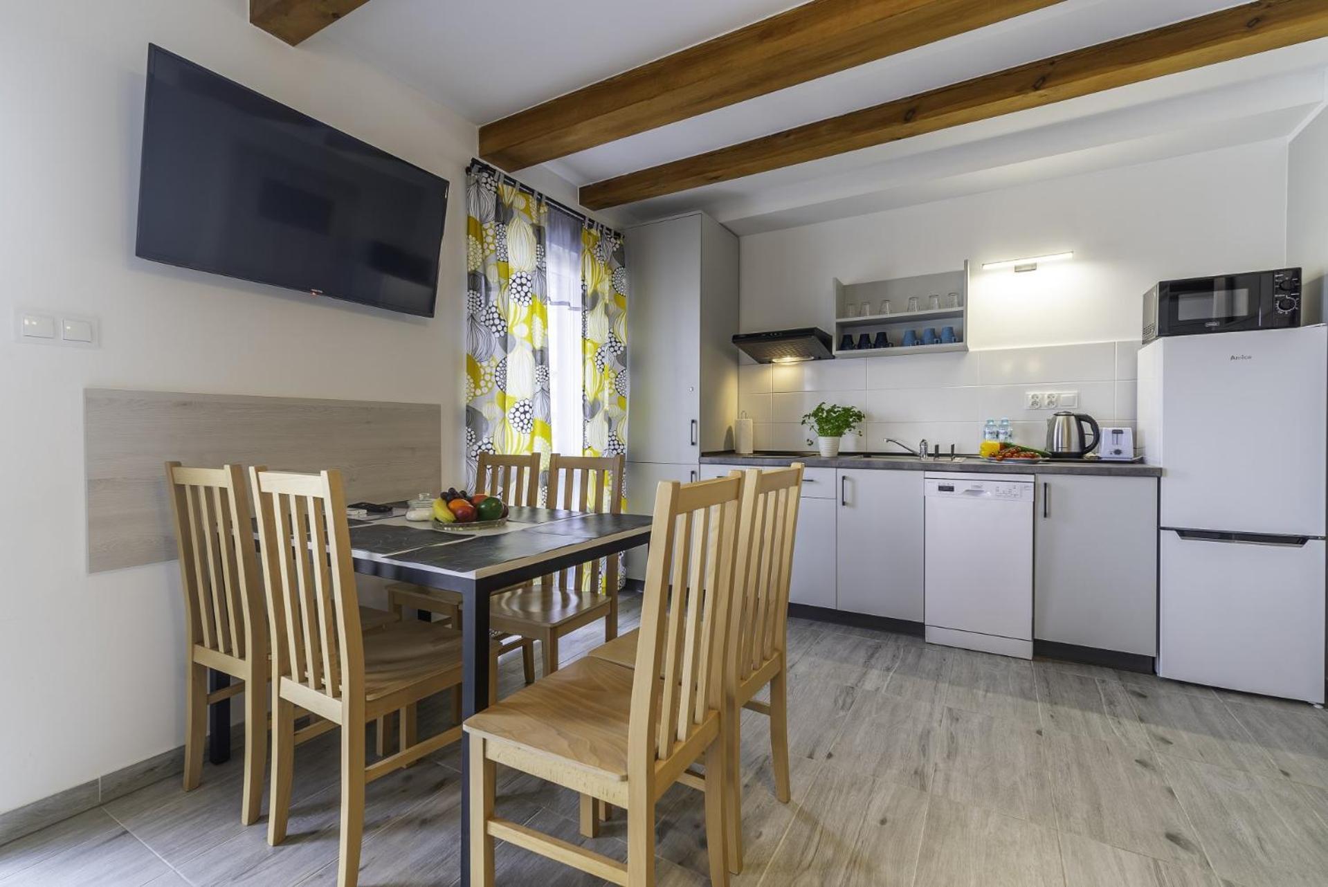 Frajda Domki - Apartamenty 6-Osobowe - Salon I Dwie Sypialnie Oraz Studia 4-Osobowe - Pokoj Z Aneksem Kuchennym Rewal Esterno foto