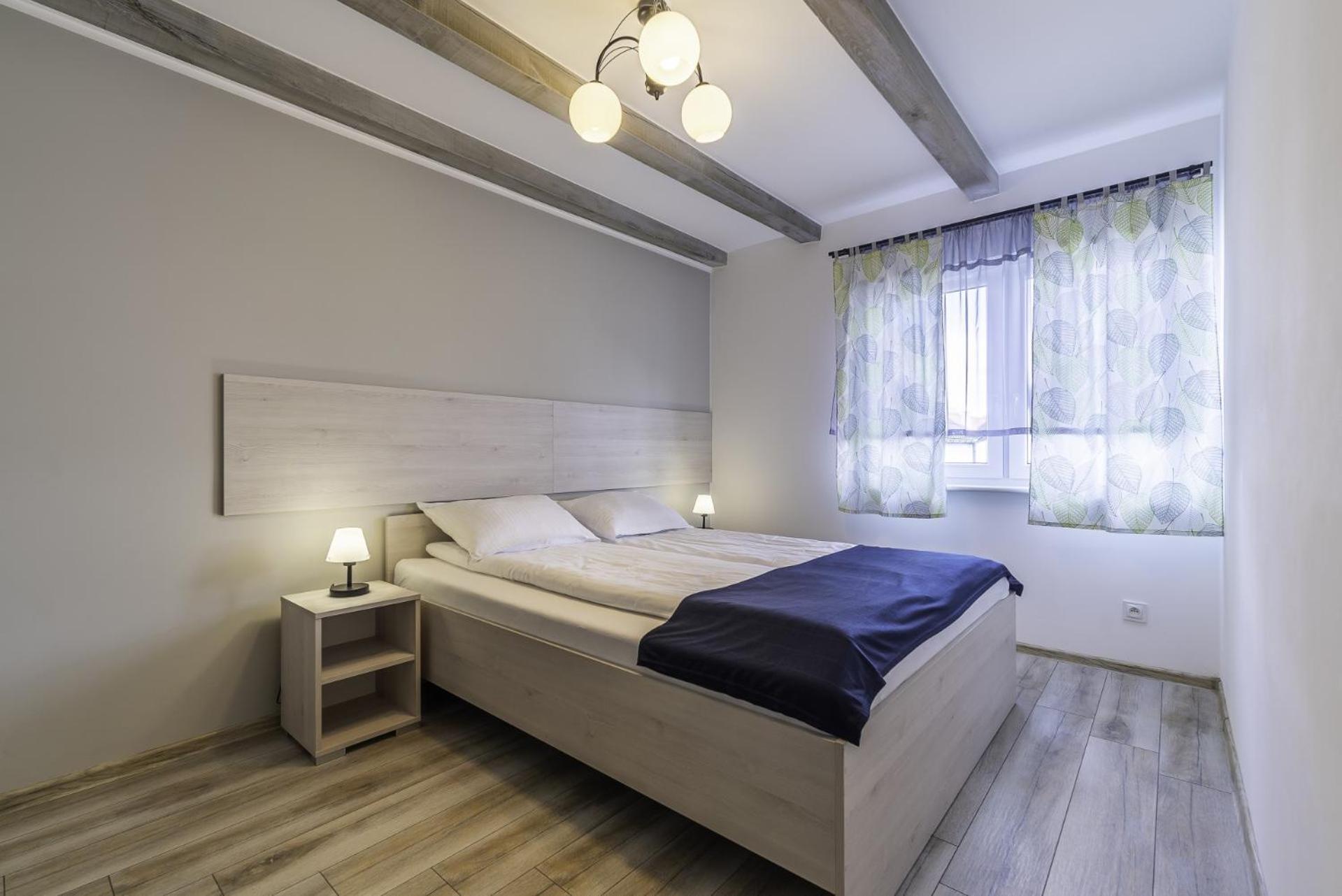 Frajda Domki - Apartamenty 6-Osobowe - Salon I Dwie Sypialnie Oraz Studia 4-Osobowe - Pokoj Z Aneksem Kuchennym Rewal Esterno foto